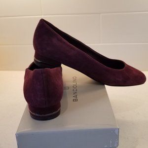 Burgundy suede low-heeled show